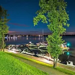 Robert's Port Hotel 4*