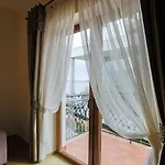 Robert's Port 4*