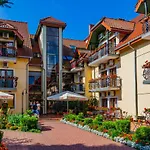 Robert's Port 4* Mikołajki