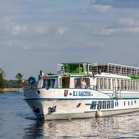 Robert's Port Hotel Mikolajki (Mragowo)