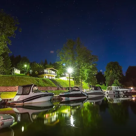 Robert's Port Hotel 4*