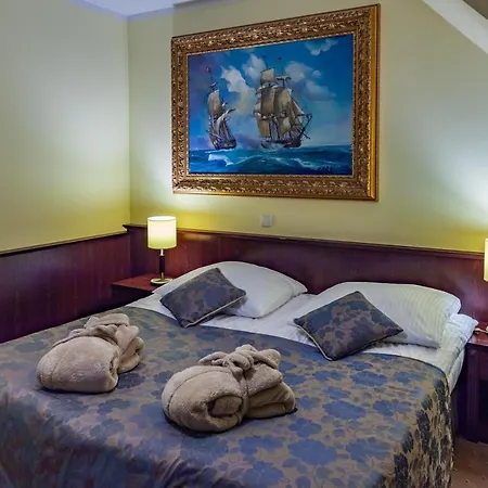 Robert's Port Hotel 4*