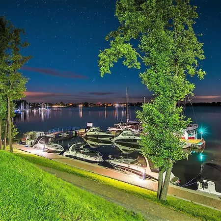 Robert's Port Hotel 4*