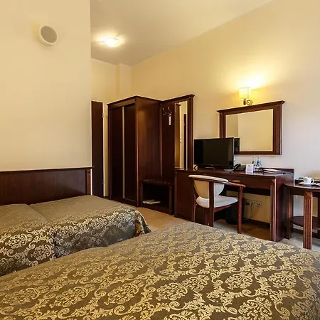 Robert's Port 4* Mikołajki