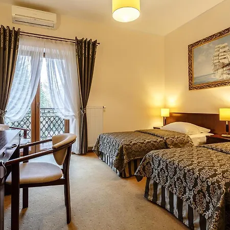Robert's Port 4* Mikołajki