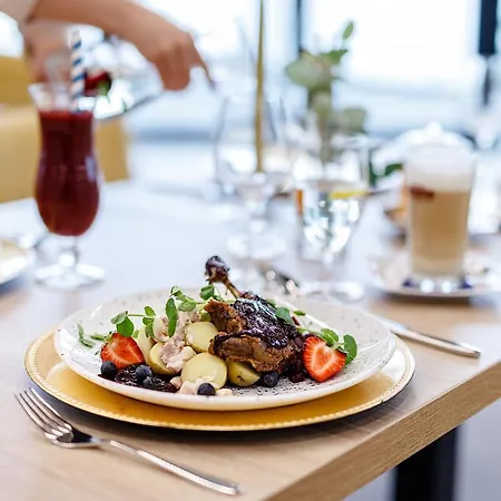 Hotel Robert's Port Mikołajki