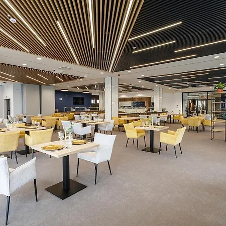 Hotel Robert's Port 4*