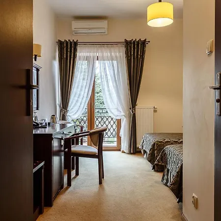 Robert's Port 4*