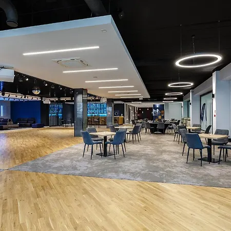 Robert's Port Hotel 4*