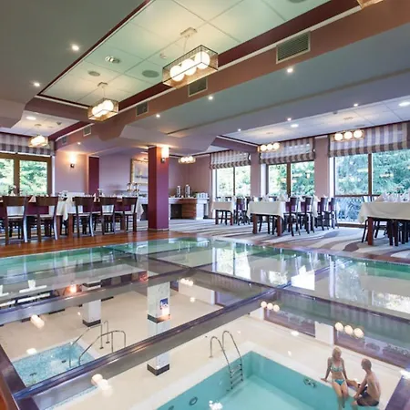 Robert's Port Hotel