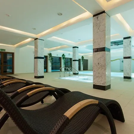 Hotel Robert's Port 4*