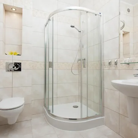Hotel Robert's Port 4*