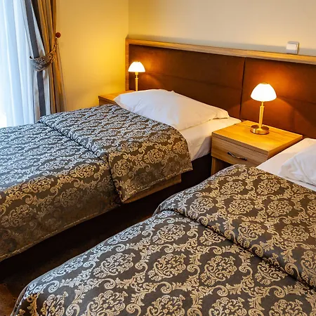 Hotel Robert's Port 4*