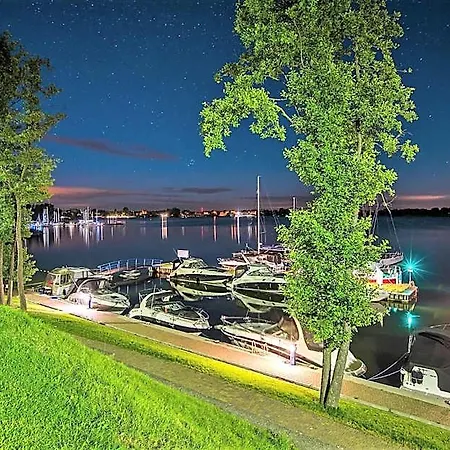 Robert's Port Mikołajki