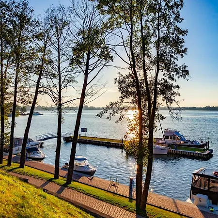 Robert's Port Hotel 4*