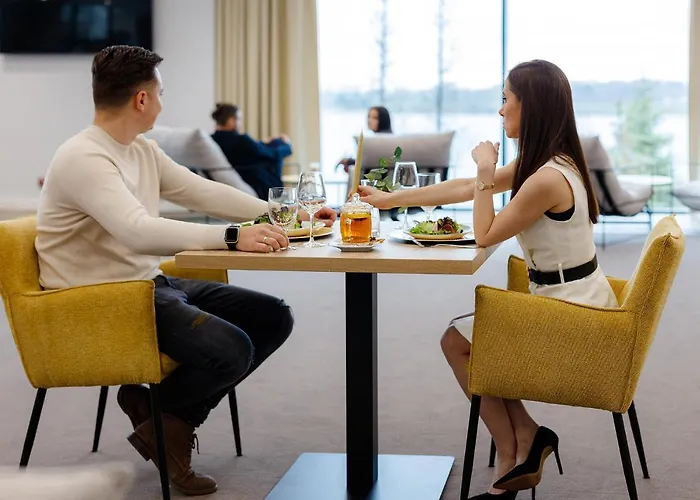 Robert's Port Hotel 4*