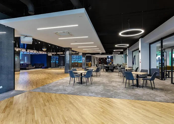 Robert's Port Hotel 4*