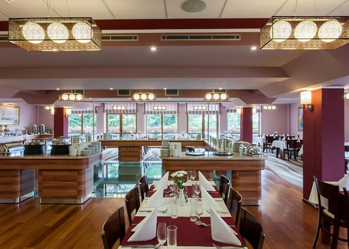 Hotel Robert's Port 4*