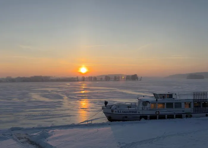 Robert's Port Hotel 4*