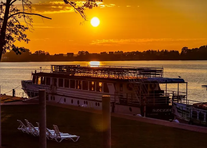 Robert's Port Hotel Mikołajki